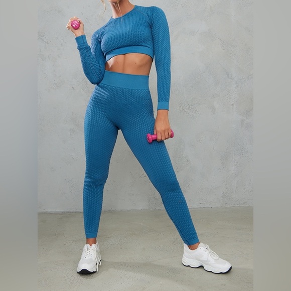 PRETTY LITTLE THING NWOT Blue Leggings W/Matching Long Sleeve Crop Size S - Picture 1 of 15